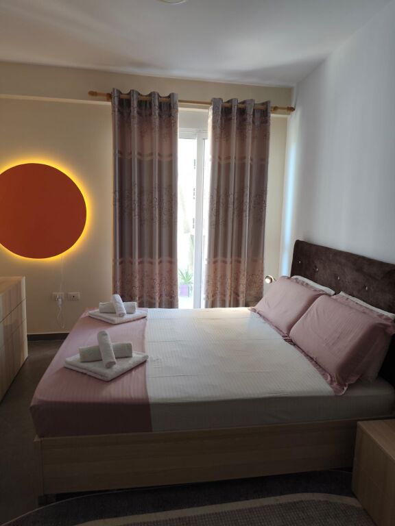 🏢Ish Parku i Autobuzave,Rr.Ndre Mjeda jepet me qera apartament 1+1,i mobiluar 60,000Leke