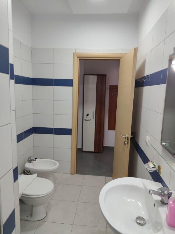 APARTAMENT ME QERA 1+1 21 DHJETORI 60.000 LEKE FH-82190