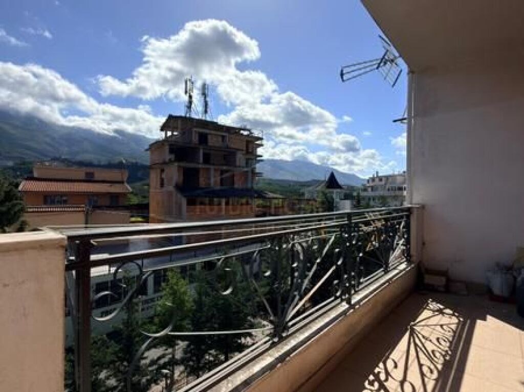 In vendita, Appartamento 2+1, Fresk.