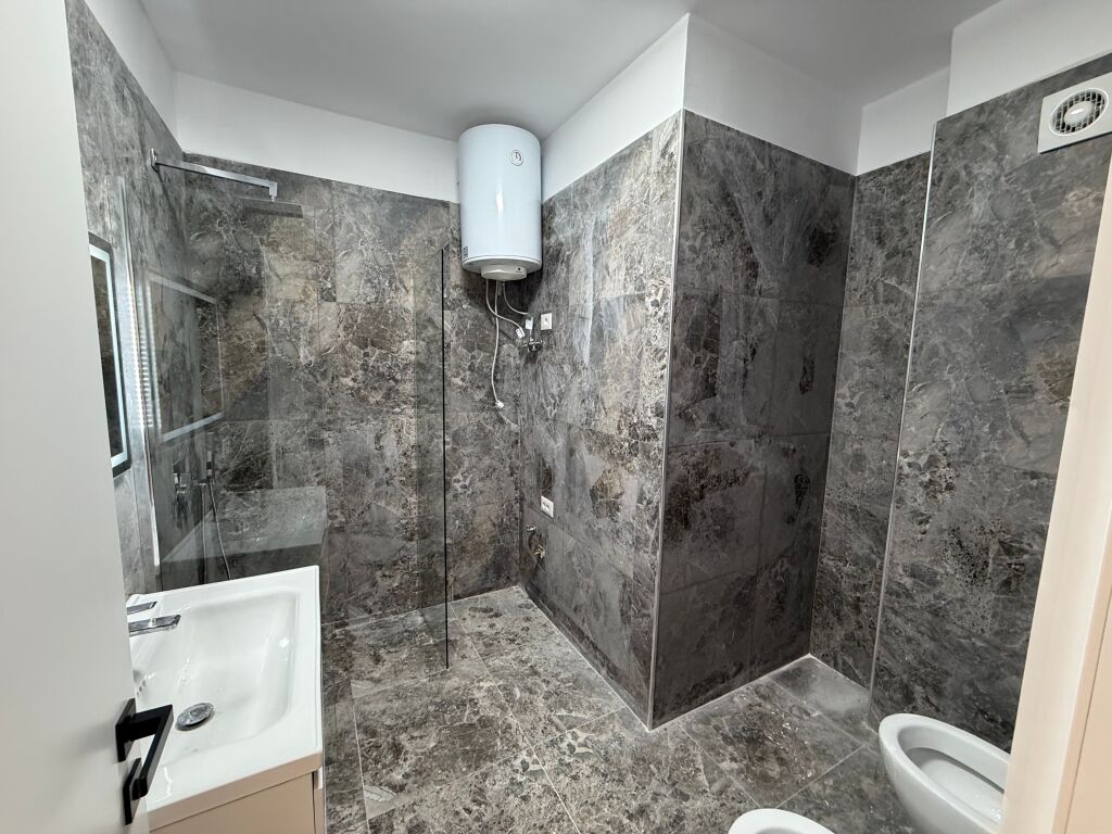 Appartamento 2+1+2 bagni in vendita, Kodra e Priftit