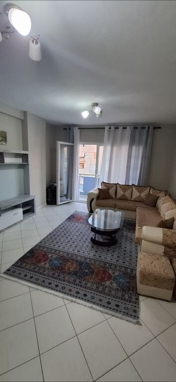 Apartament me Qera