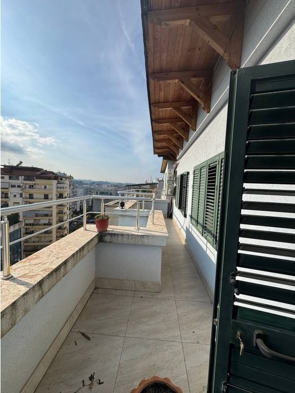 FOR RENT APARTMENT "OPEN SPACE" AT THE PARIS COMMUNE 850 € /Month