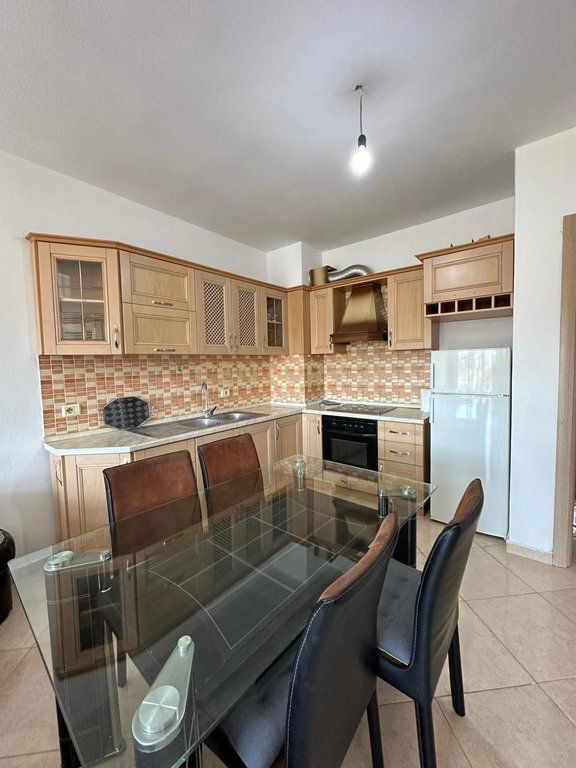 Apartament 3+1 per Qira ne Misto Mame! 500 € /Muaj