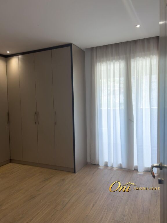 SHITET APARTAMENT 2+1,FRESKU