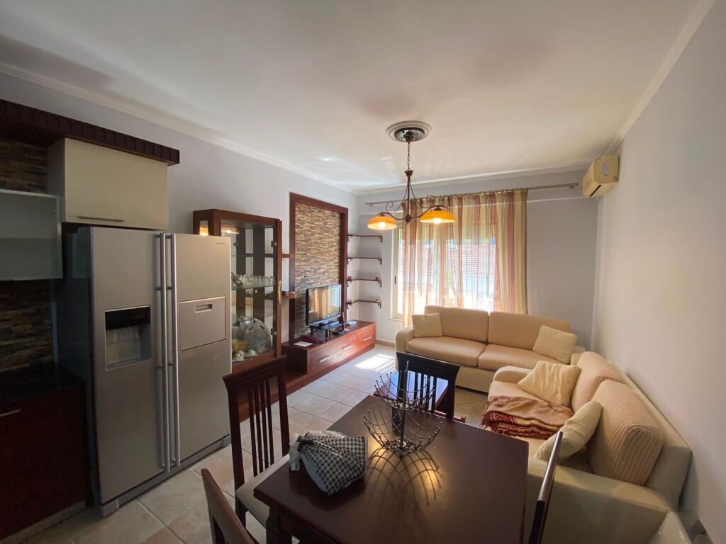 Qera, Apartament 1+1, Ruga e Barrikadave, Tiranë. 530 €