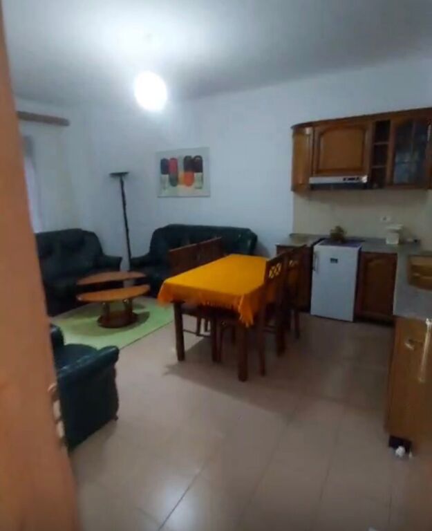 Apartament 1+1 me qira tek Medreseja tek Rryga e Dibres