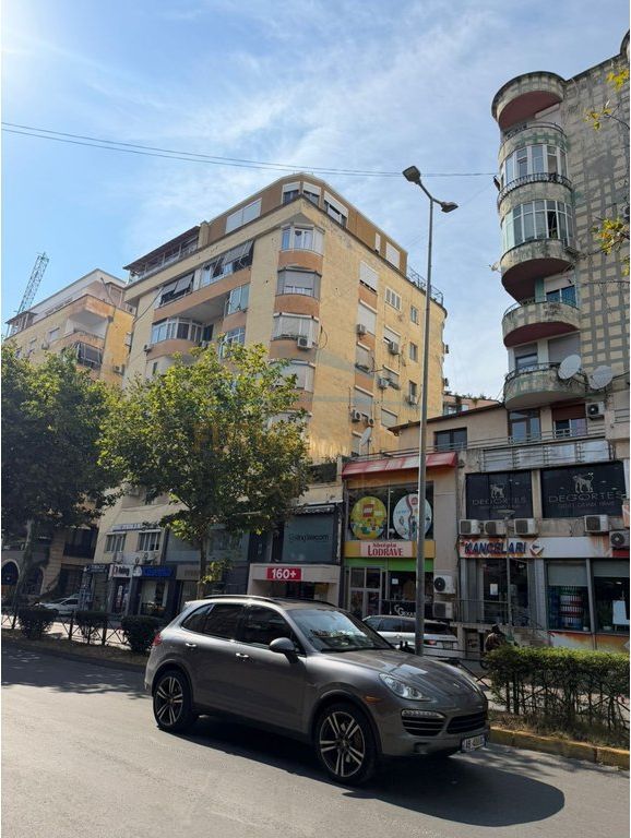 In vendita, Appartamento 1+1+Veranda, Piazza Willson, Tirana