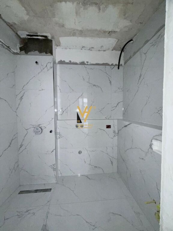 JEPET ZYRE 100 M2 ME QERA TE RRUGA E KAVAJES 1.000 EURO – pohled 5