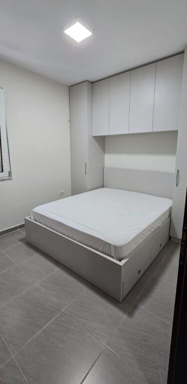 Apartament 1+1 per qera Kika 3 komuna e parisit !