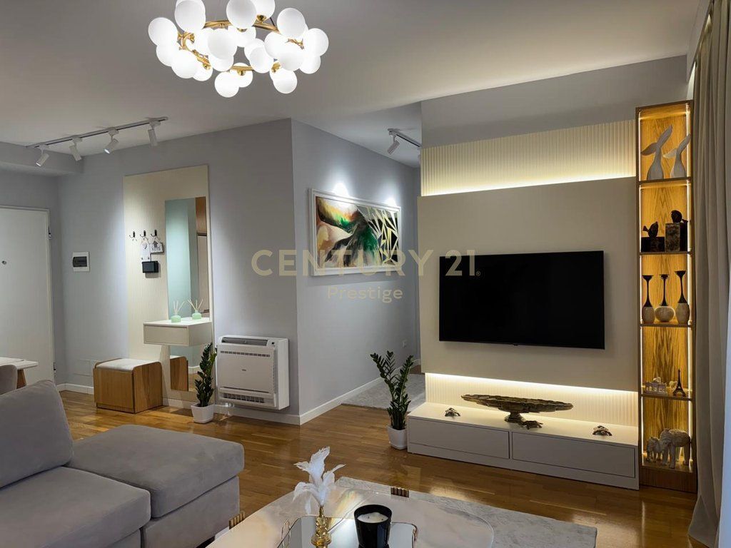 Apartament 1+1+Post Parkimi me qira te Rruga e Barrikadave