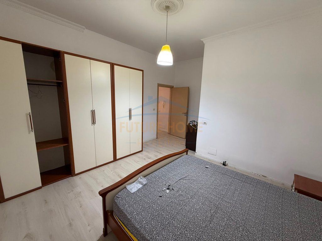 Rent, Apartment 1+1, Paris Commune, Tirana.