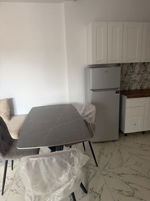 Apartament me qira 1+1 tek Rruga e Kavajes