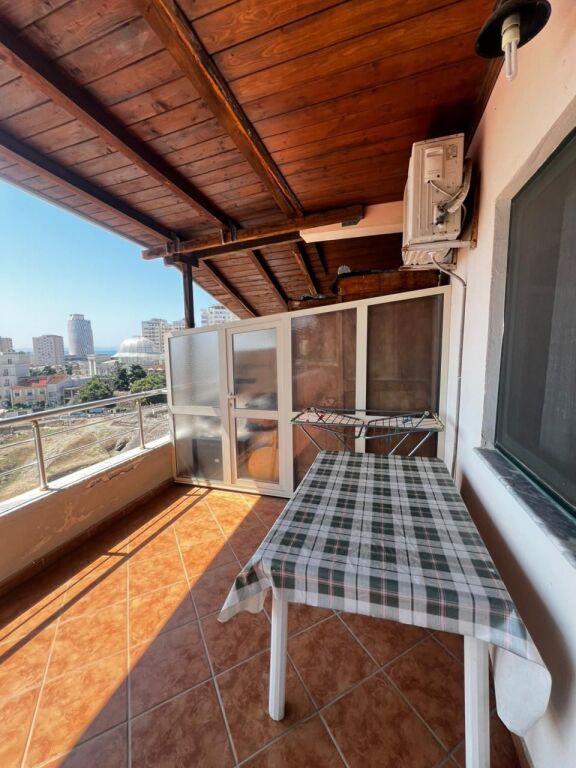 JEPET ME QERA APARTAMENT 2+1 PRANE AMFITEATRIT, DURRES