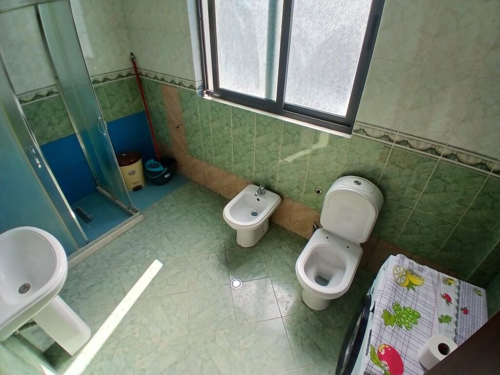 Jepet Me Qera Apartament 2+1+2 Tualete +2 Ballkone
