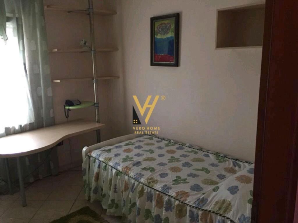 JEPET APARTAMENT 2+1+BLK ME QERA TE STACIONI I TRENIT 750 EURO