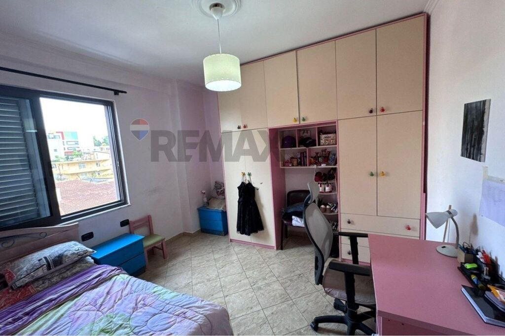 MERCATO ELETTRICO, APPARTAMENTO 3+1+2 IN VENDITA
