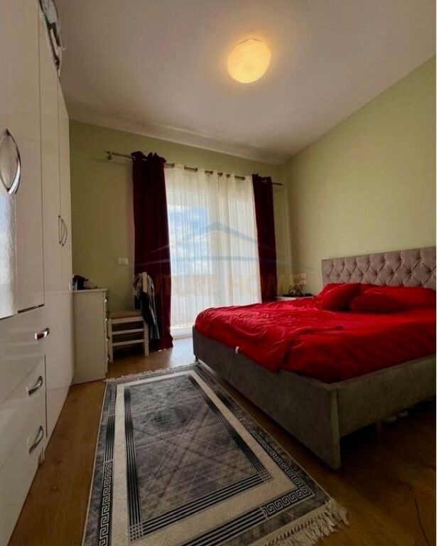 Shitet Apartament 2+1 + Post Parkimi | Rruga e Dibrës, Tiranë