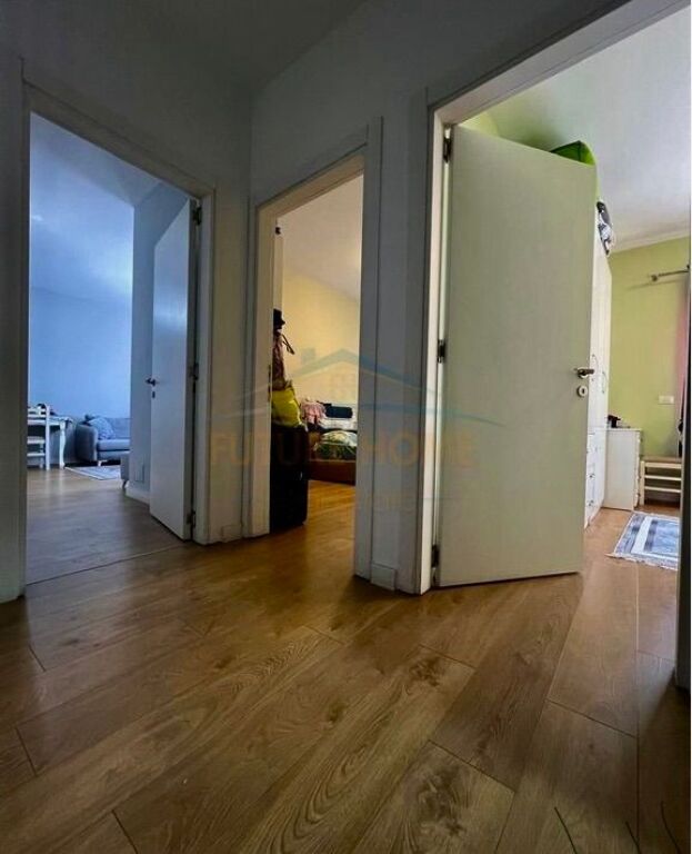 Shitet Apartament 2+1 + Post Parkimi | Rruga e Dibrës, Tiranë