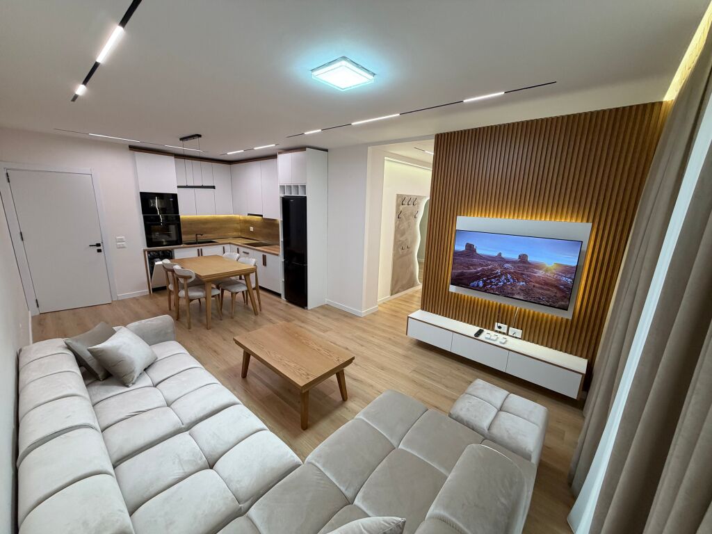 🏡 Jepet me qira super apartament 2+1+2  📍 Yzberisht, tek KMY, përballë Fitness Bar UNIK   💶 Çmimi: 60,000 Lekë/muaj  