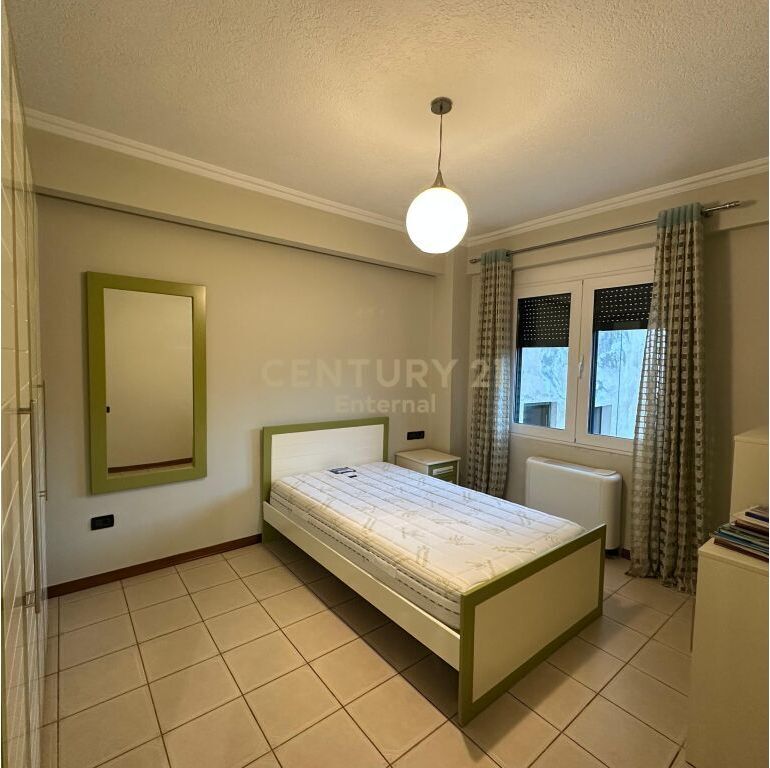 Apartament 3+1 per qira tek Rruga Sami Frasheri
