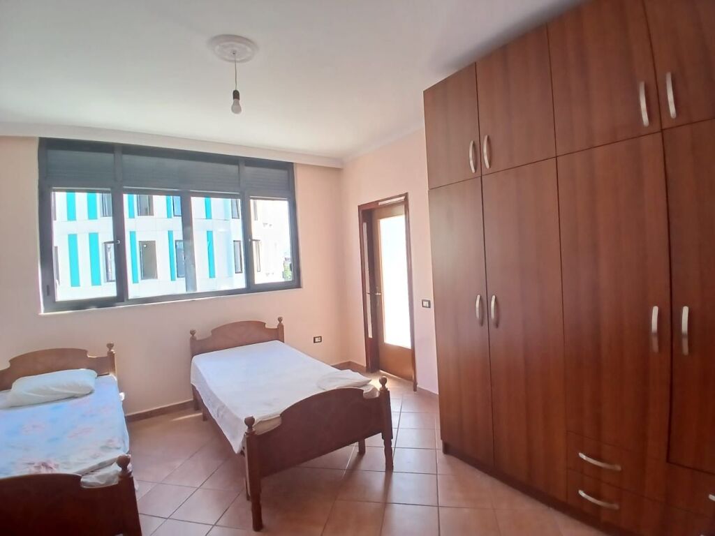 Jepet Me Qera Apartament 2+1+2 Tualete +2 Ballkone
