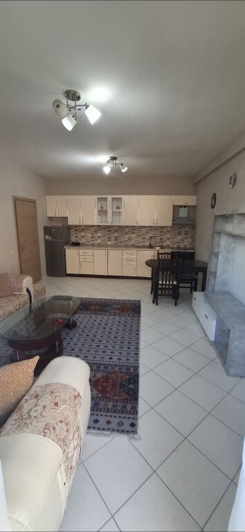 Apartament me Qera