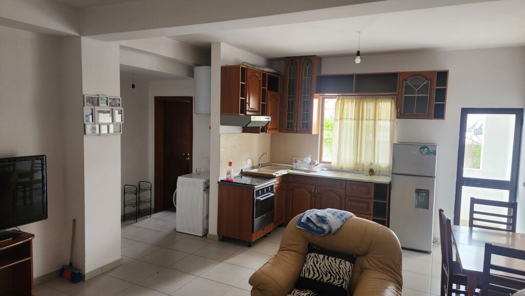 Jepet Apartament me Qira – Sauku i Vjetër, Tiranë