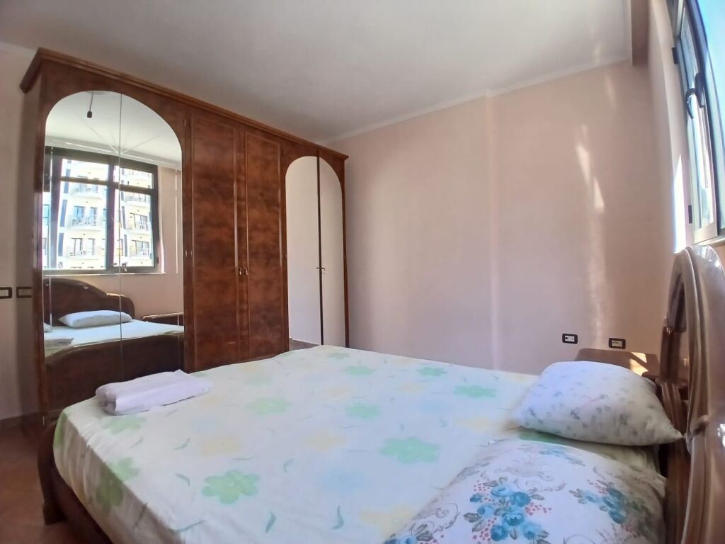 Jepet Me Qera Apartament 2+1+2 Tualete +2 Ballkone