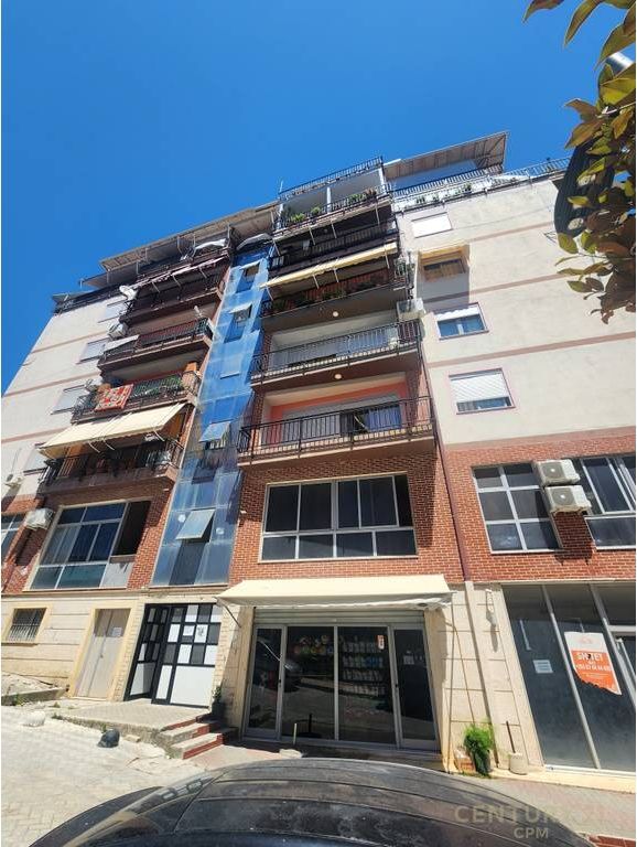Apartament 1+1 per qira tek Fresku, Tiranë 400 euro