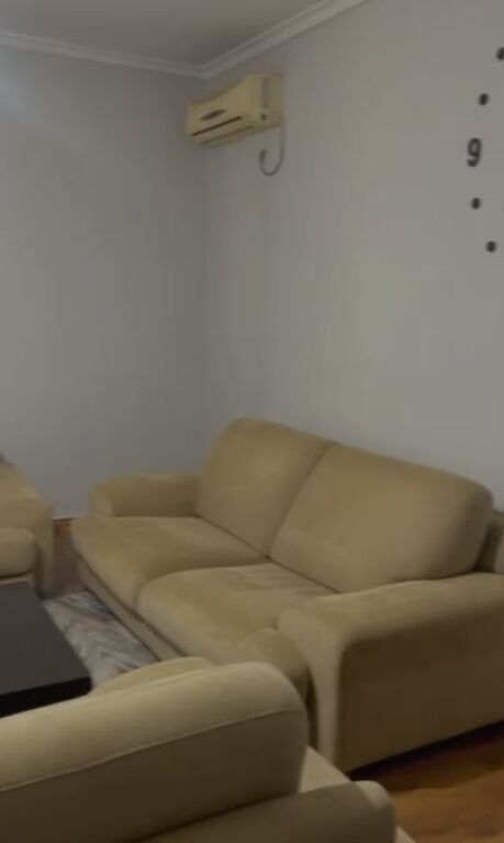 Jepet me Qera Apartament 1+1 tek Rruga Qemal Stafa ne Xhamllik