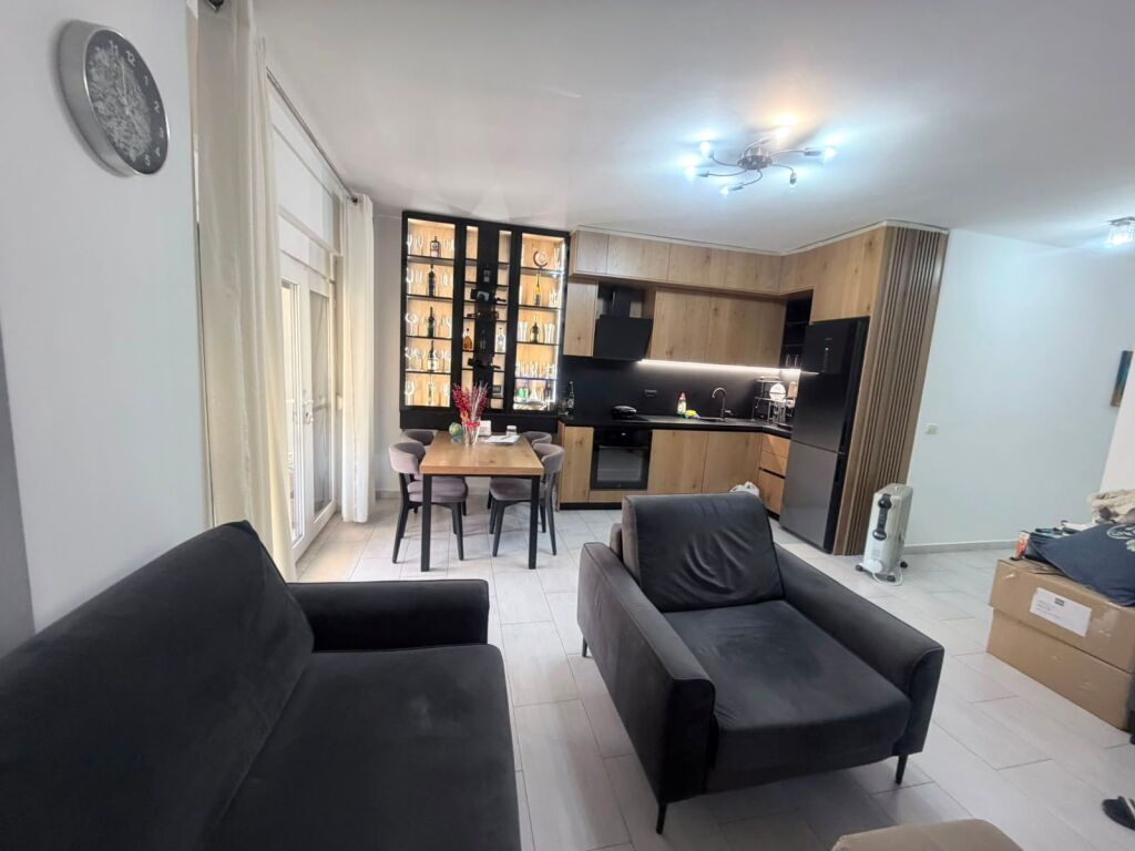 Apartament 2+1, RR.Naim Frasheri!