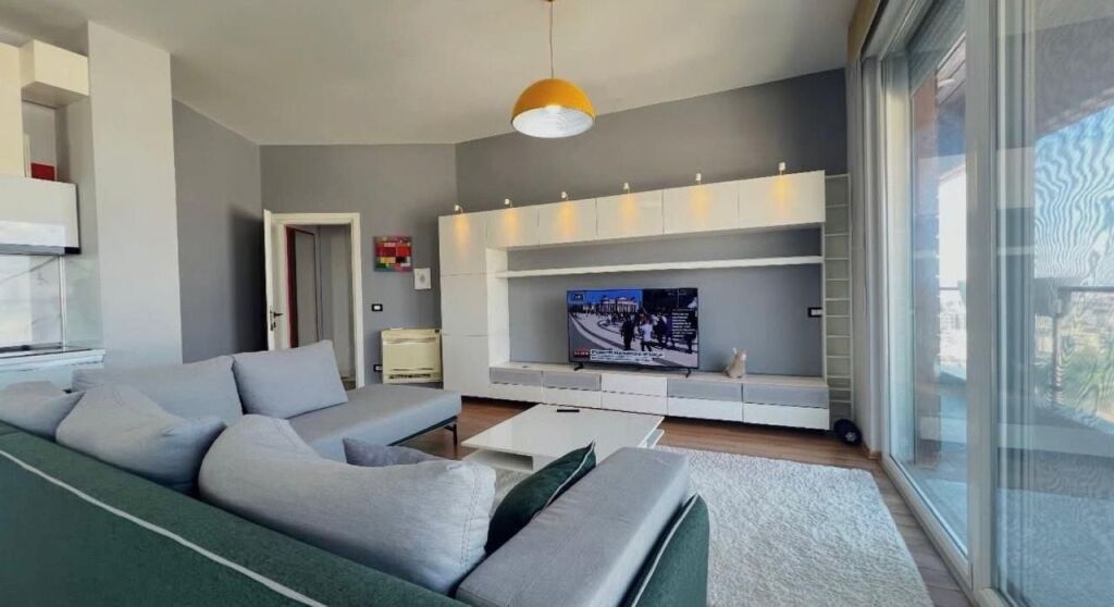 JEPET APARTAMENT ME QERA 2+1,KOPSHTI BOTANIK