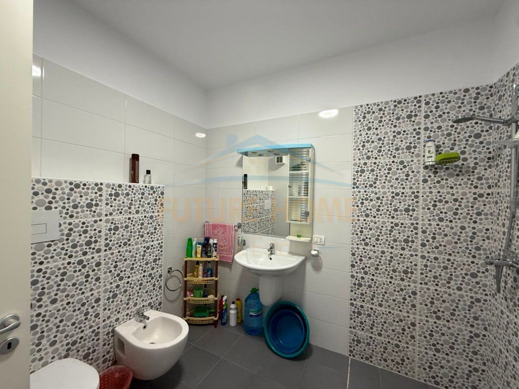 Qera,Apartament 2+1+2+Post Parkimi, Kompleksi Vind, Ali Demi, Tiranë