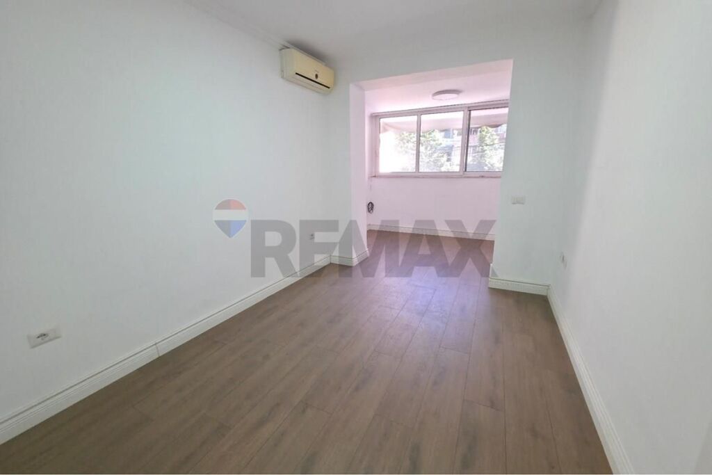 JEPET ZYRE me QIRA NE BLLOK 145 m2