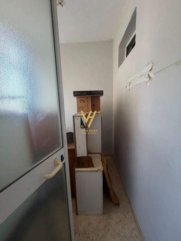 BUSINESS PREMISES FOR RENT 136 M2 AT 21 DHJETORI 700 EURO
