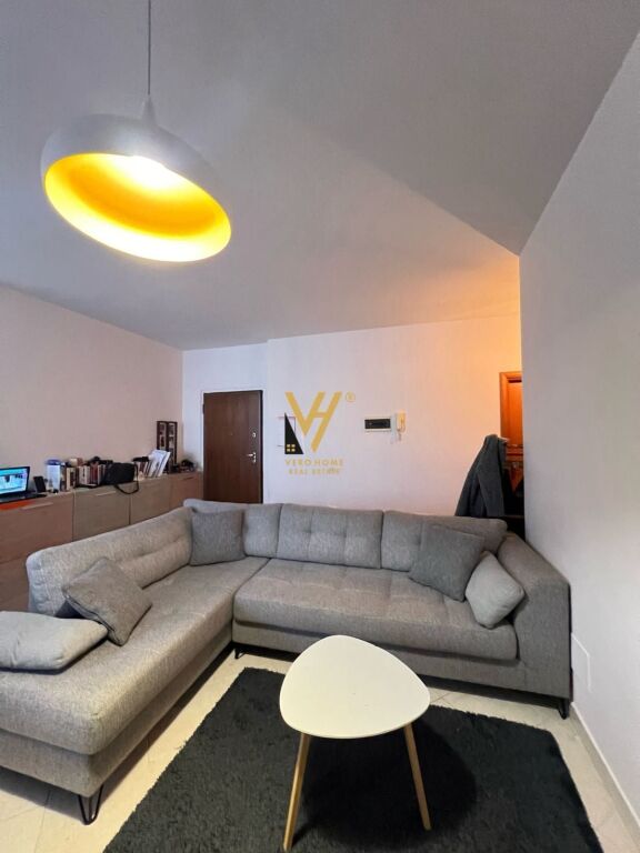 JEPET APARTAMENT 2+1+2+BLK ME QIRA TE RRUGA KOSOVAREVE 90.000 LEKE