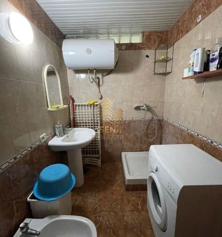 Qira,  Apartament 1+1, Myslym Shyri, 50.000 Lek/muaj