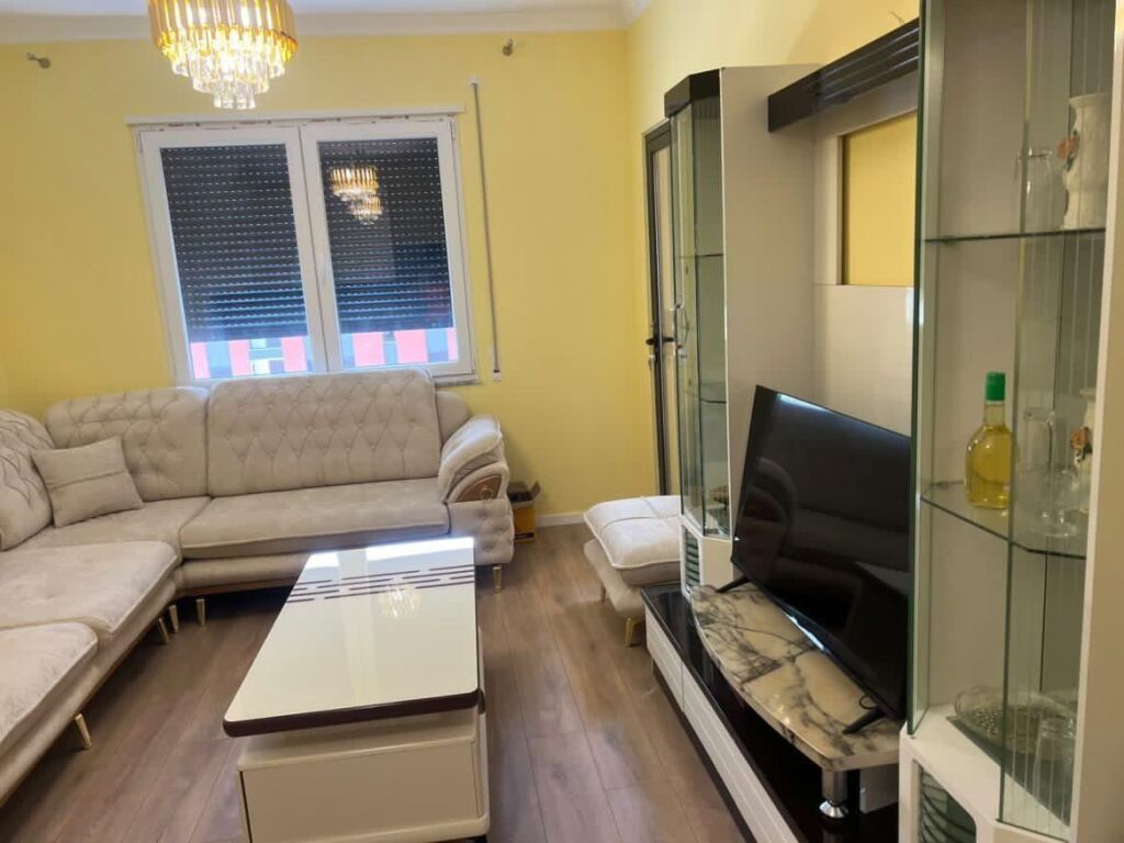 🏢Kamez,Rruga Osbe jepet me qera apartament 1+1,i mobiluar.37,000Leke