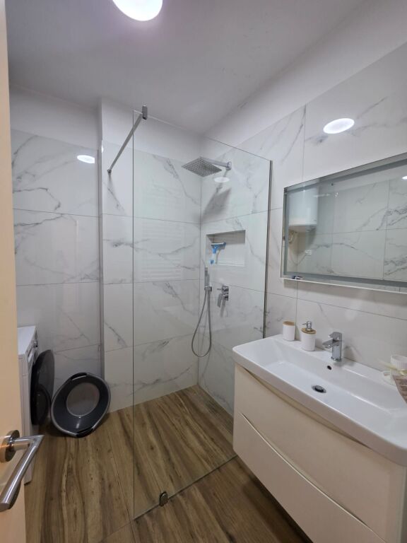 Apartament 1+1 me Qira – (Pranë Globit)