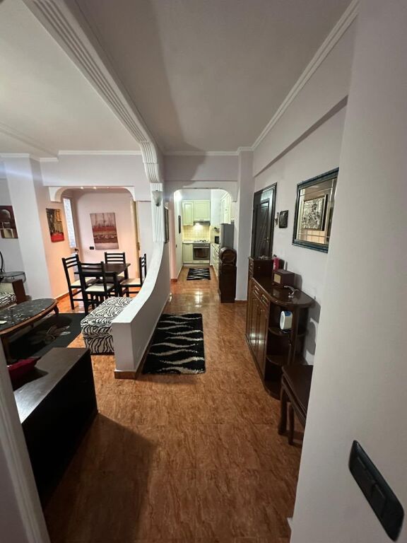 2+1,pallat me ashensore,laprake te klinika globe,550 mije leke