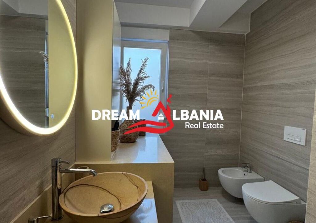 Jepet me qera apartament 1+1+ Post Parkimi tek Rruga e Barrikadave ID (42111628)