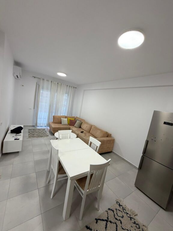 Jepet me qira apartament 2+1