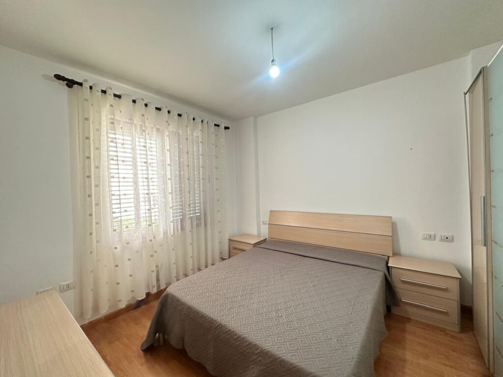 🏡 Jepet me qira apartament 1+1  📍 Pranë Rrethrrotullimit të Zogut të Zi