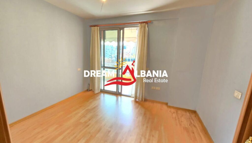 Apartament 2+1+2 me Qera Tek Pazari i Ri ne Rrugen Beqir Luga ne Tirane (ID 42214776)
