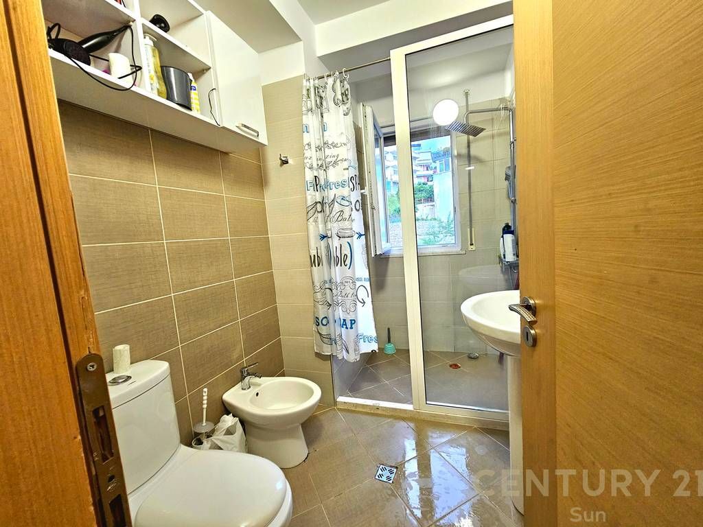 APARTAMENT 2+1 PER QIRA PRANE KOPSHTIT BOTANIK 700 € /Muaj