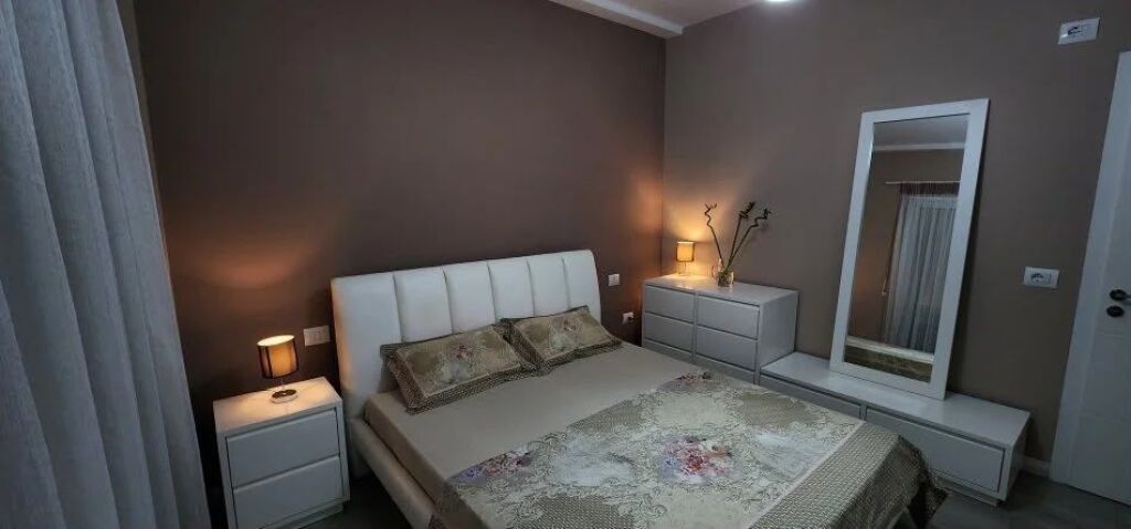 JEPET APARTAMENT ME QERA 1+1, RRUGA E KAVAJES