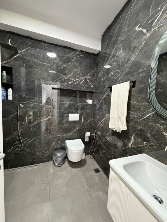 Jepet me qira Apartament 2+1 tek Golden Park