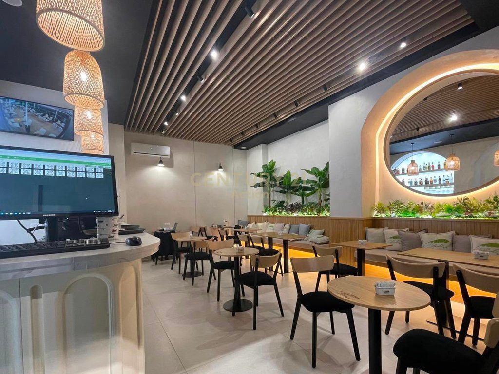 🍸 Locale in Vendita in Via Barrikadave, Tirana