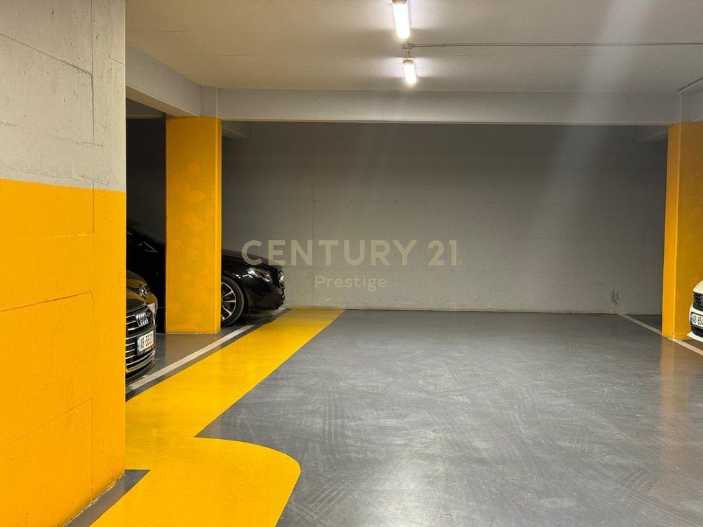 AFFITTIAMO APPARTAMENTO DI LUSSO 1+1+POSTO AUTO, VIA BARRICATE! 1.000 € /Mese