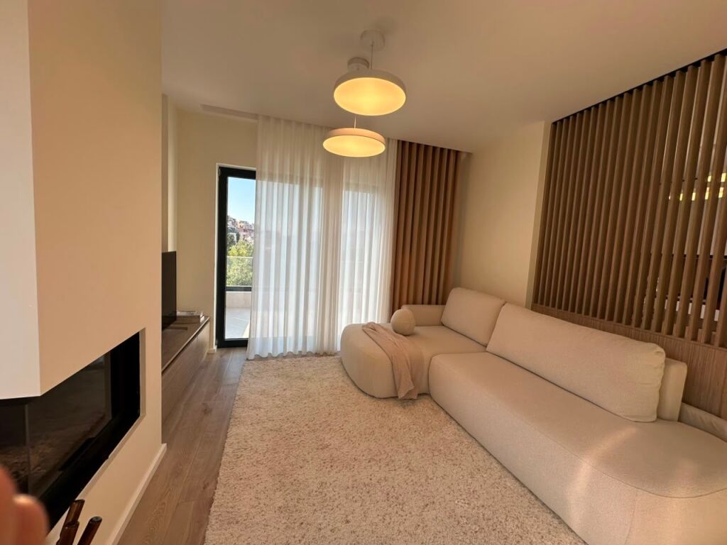 Qira, Apartament 1+1+2Post Parkimi, Luxury , Liqeni Thate, Tiranë 950€